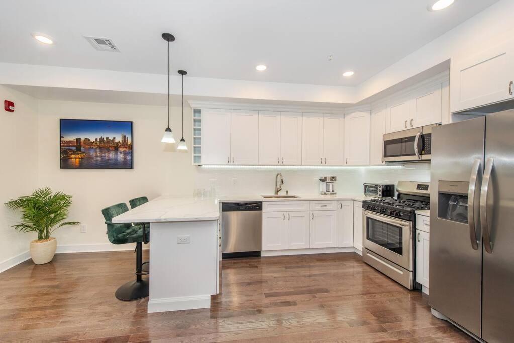 Stylish Chic Condo Nyc At Fingertips North Bergen Bagian luar foto