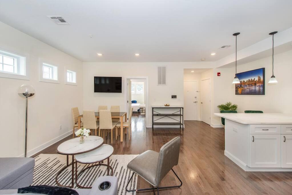 Stylish Chic Condo Nyc At Fingertips North Bergen Bagian luar foto